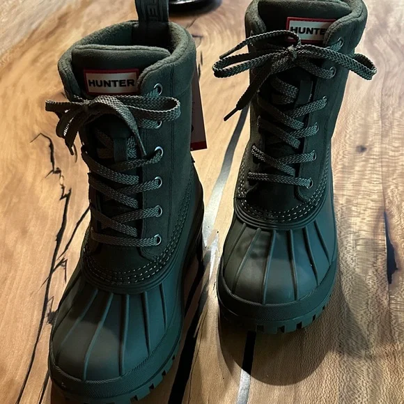 Hunter women’s Dark Green Rain waterproof/ snow Boots - Picture 1 of 5